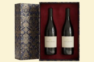 HĐR18 - Hộp carton lạnh đựng rượu 2 chai lót khay nhung