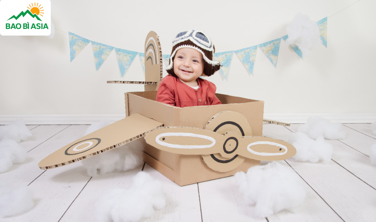Làm máy bay bằng bìa carton cho bé