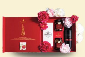 HQT17 - Hộp Đựng Quà Tết Gấm Hoa Vương Giả