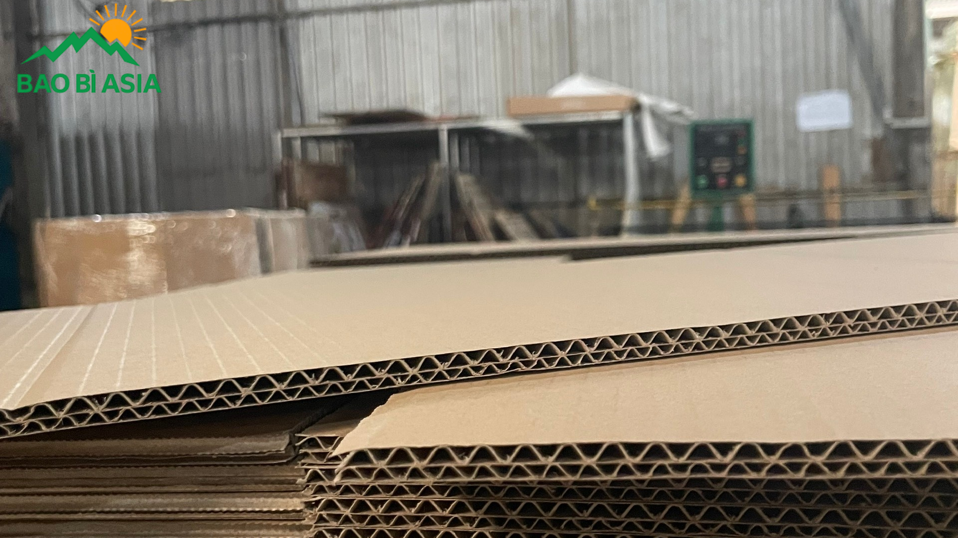 Các lớp sóng trong thùng carton