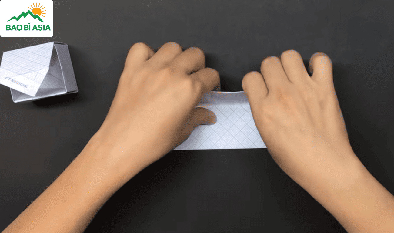 Gấp tương tự bước trên