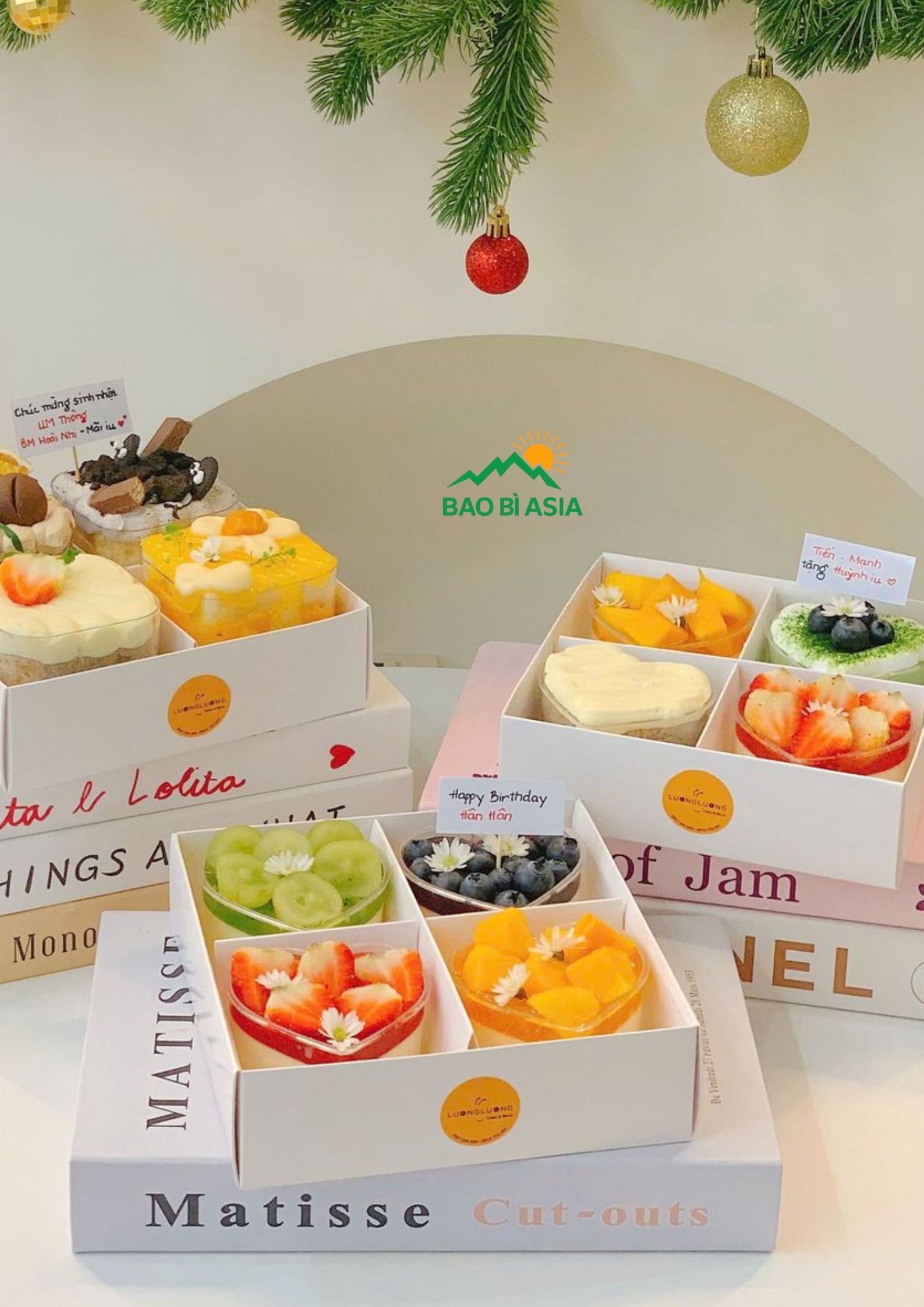 Hộp giấy đựng bánh 11