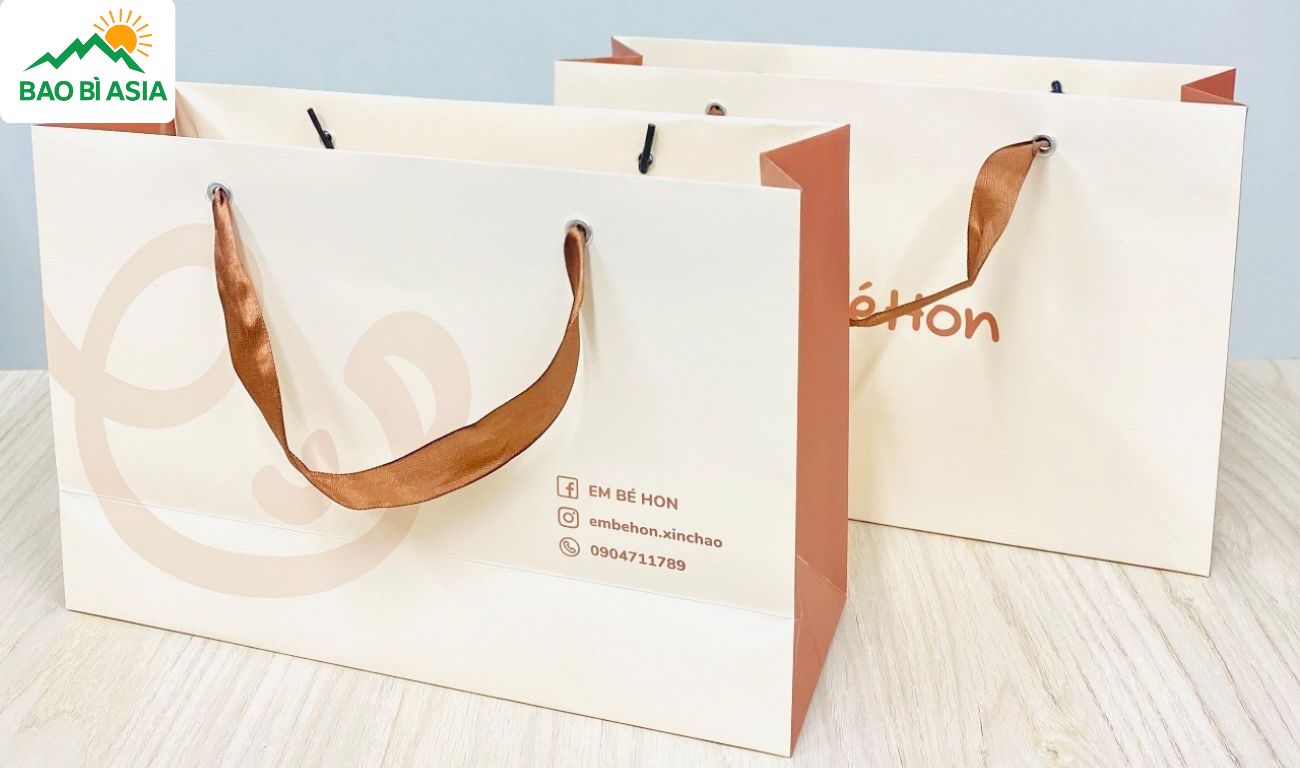 Mặt tiền túi giấy