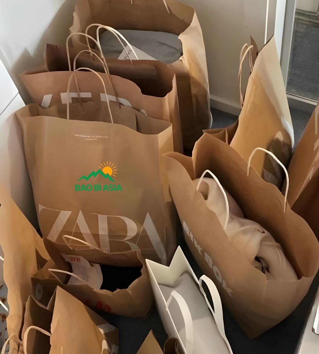 Túi giấy Kraft ngành thời trang