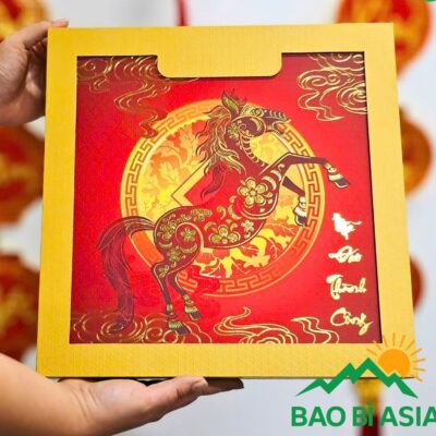 Hộp đựng yến Mã Đáo Thành Công 34x34x10cm giấy Couche bồi Carton