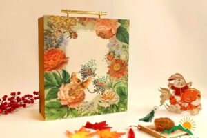 Hộp đựng yến sắc xuân rực rỡ 33x36x10cm giấy Couche bồi Carton