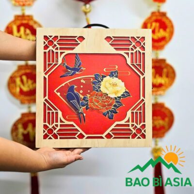 Hộp đựng yến Xuân Đã Về 35x32x10cm bằng gỗ thông cao cấp bế nổi ép kim