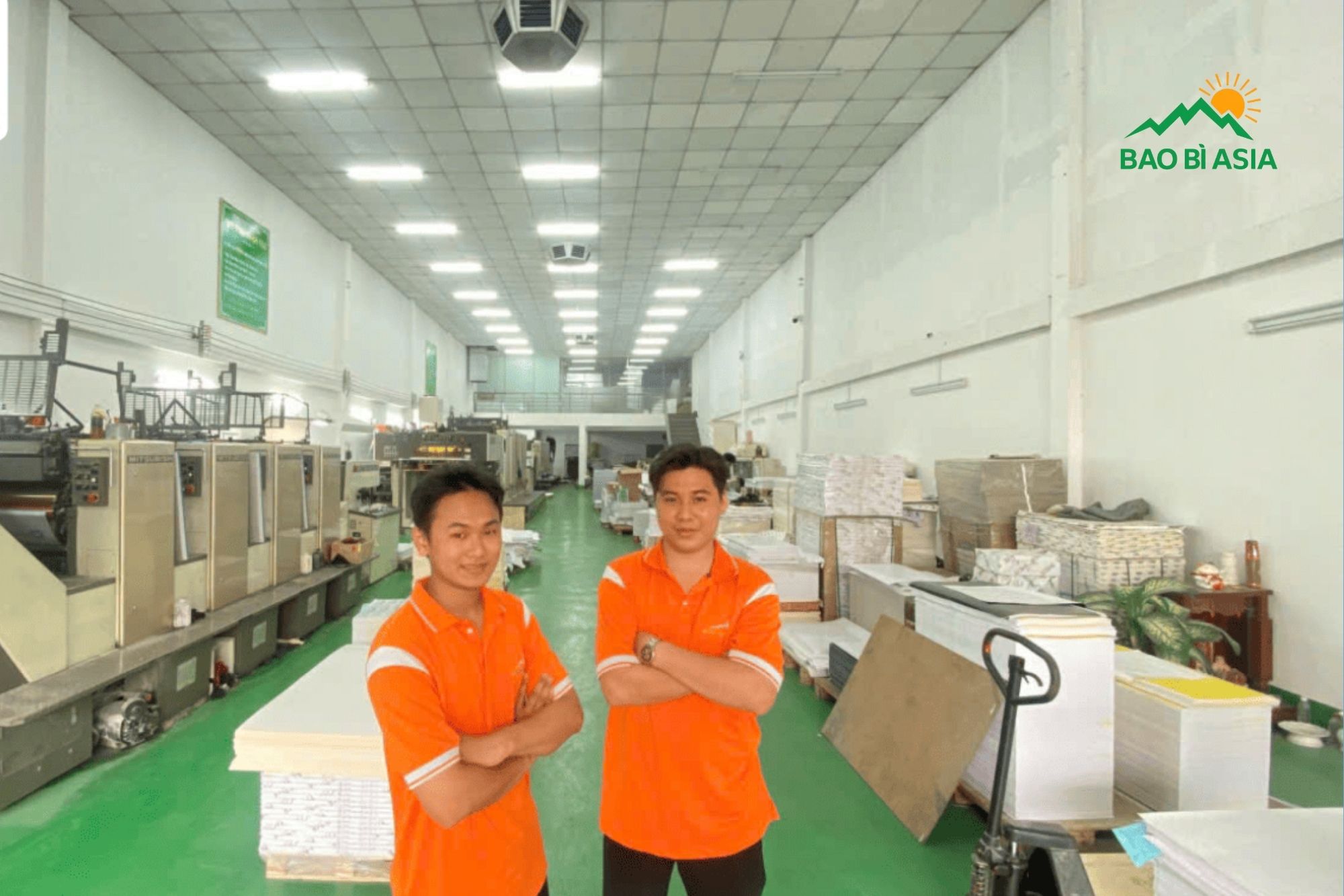 Nhân viên và xưởng in của Bao Bì Asia