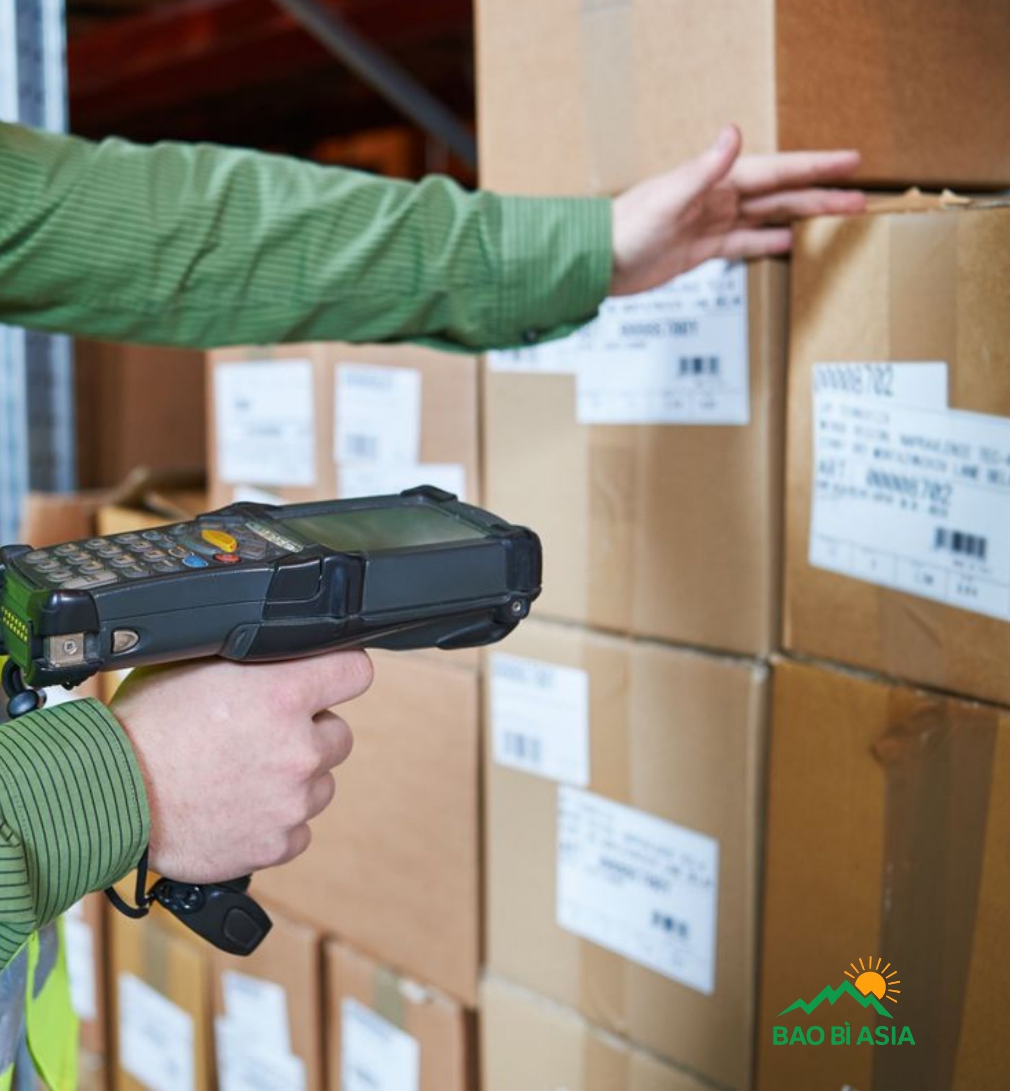 Tem RFID logistics và vận chuyển