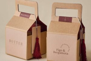 Hộp bánh kem Kraft treo tag