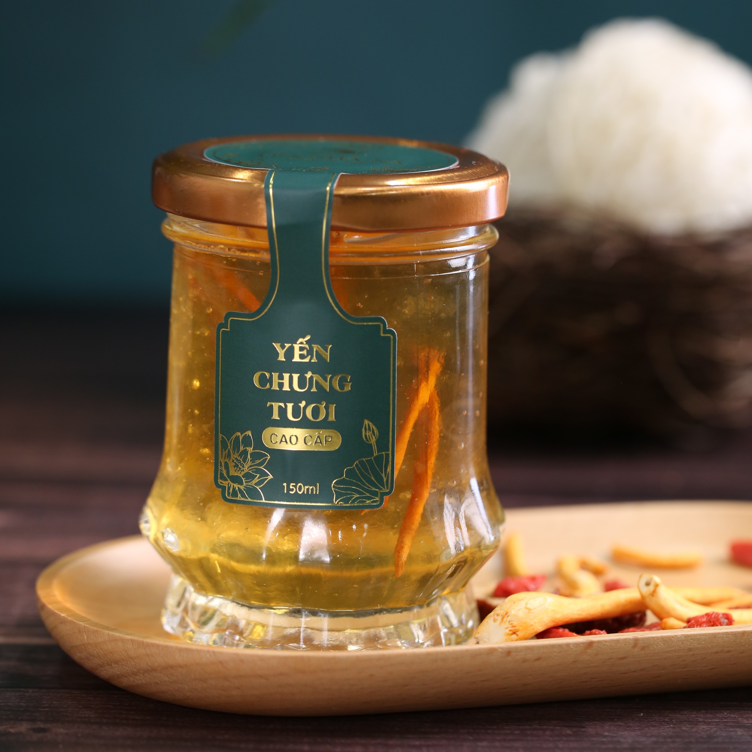 Tem niêm phong trên nắp hũ yến