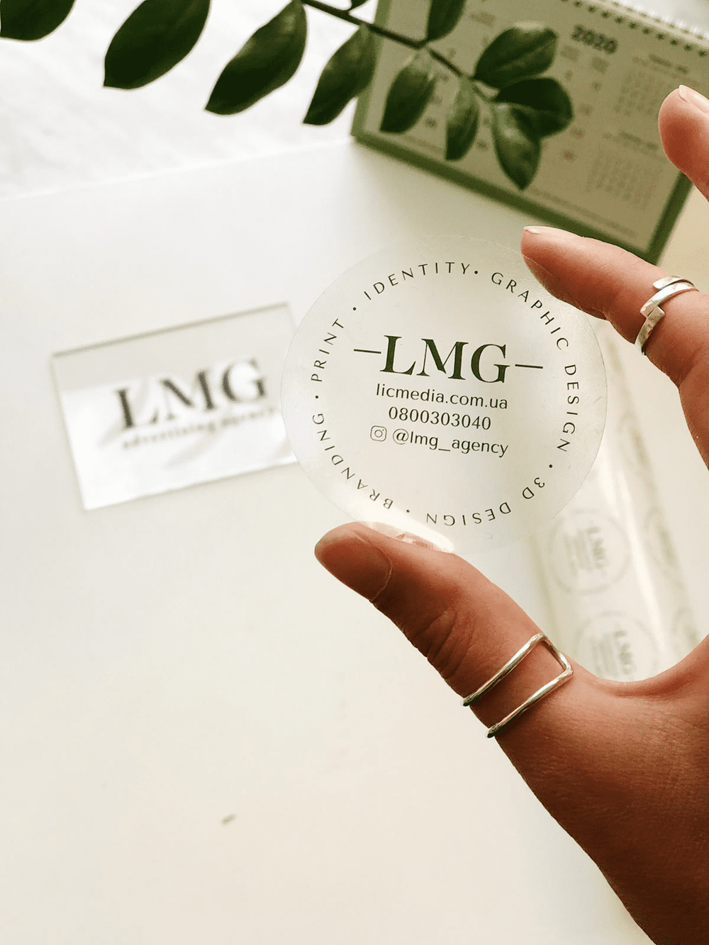 Label chất liệu trong suốt
