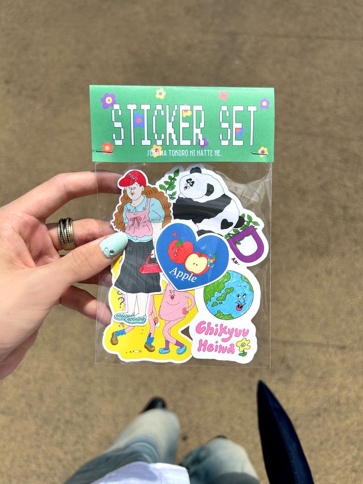 Sticker cắt bế theo hình